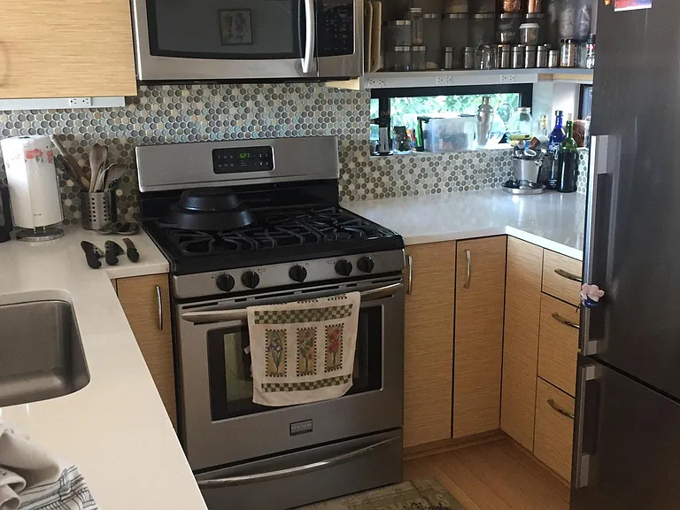 113 13th Ave E #A — Photo 9