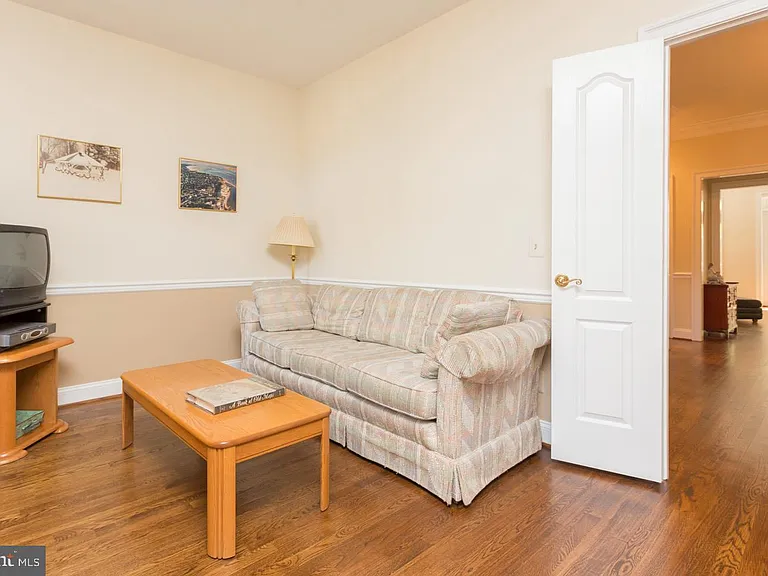4062 Mansion Dr NW — Photo 17
