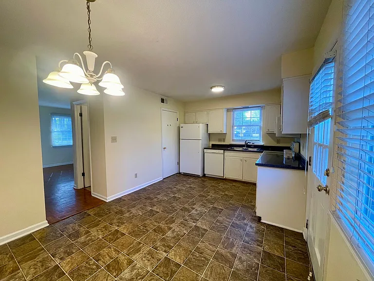 1002 Willow Dr #3 — Photo 7