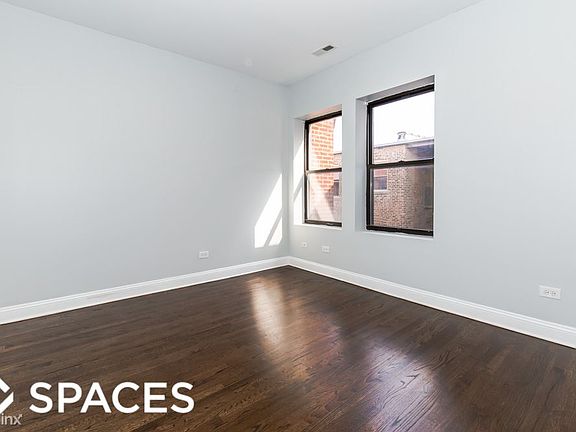 4th image of 7526 N Seeley Ave #7528-305