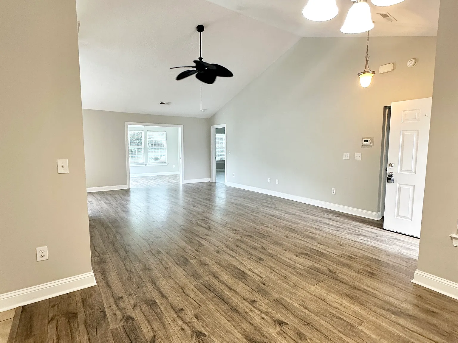 3 bed, 1700 sqft, $2,150 — Photo 3