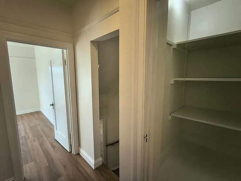 704 Simon St #&-22186 — Photo 14