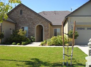 10599 E Biscayne Ct, Clovis, CA 93619