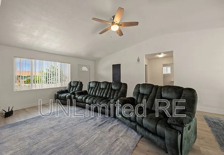 3486 N Christine Dr — Photo 4