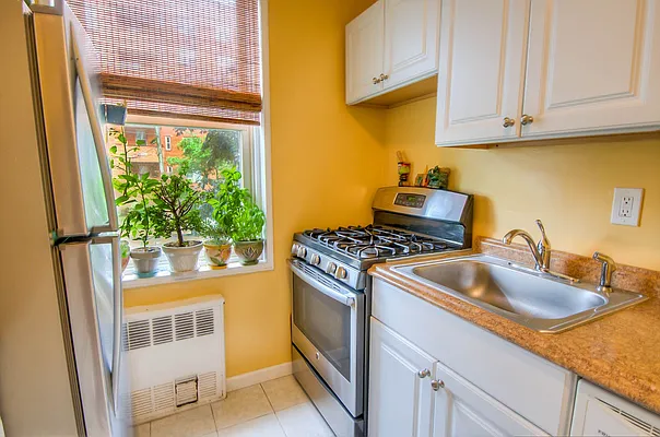 Sold by REMAX Elite | media 31