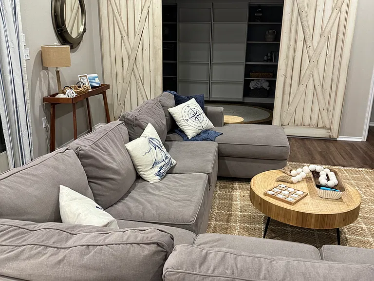 155 S Nautica — Photo 7