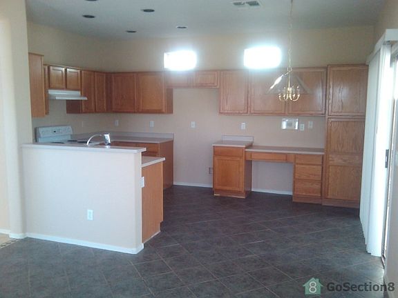 5th image of 2001 N 108th Dr