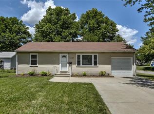 1104 NE 66th Ter, Gladstone, MO 64118