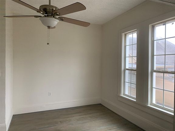 2nd image of 617 W Gandy St