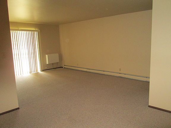5th image of 620 Broughton Dr