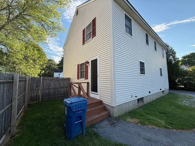 1319 Forest Ave — Photo 7