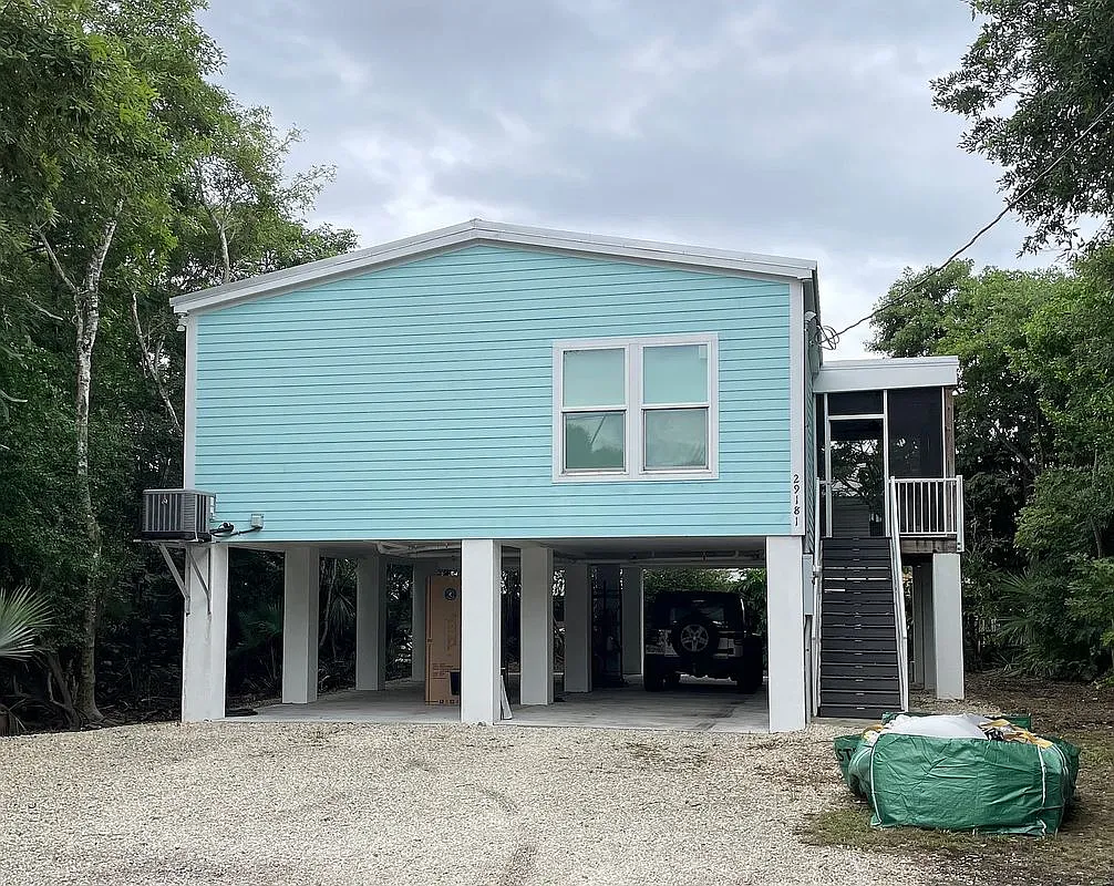 3 bed, 2.0 bath, 1242 sqft, $3,850 — Photo 2