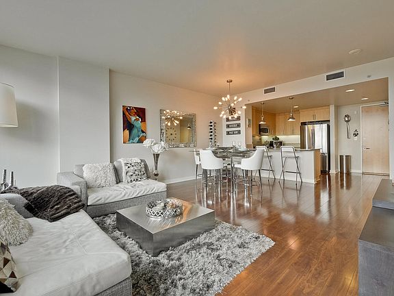4th image of 38 N Almaden Blvd Unit 1107
