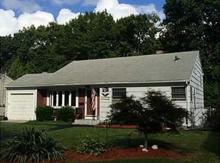 26 Manning Dr, Riverside, RI 02915