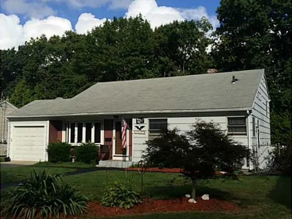 26 Manning Dr, Riverside, RI 02915