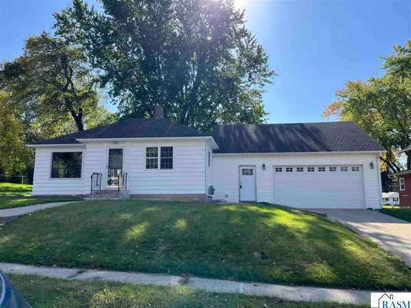 1006 4th Ave S, Saint James, MN 56081
