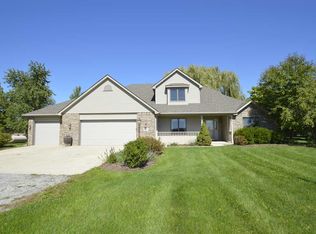 13127 Hoagland Rd, Hoagland, IN 46745