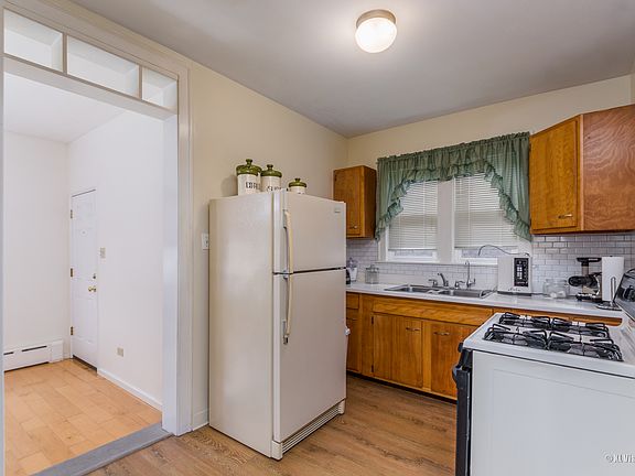 5th image of 5039 S Christiana Ave