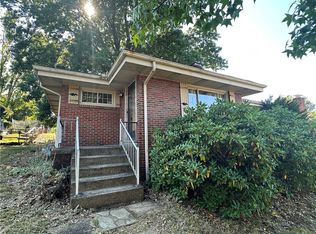 104 Windvale Dr, Pittsburgh, PA 15236