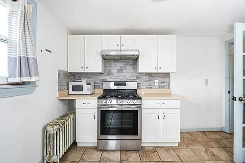 9 Dexter St Photo 1
