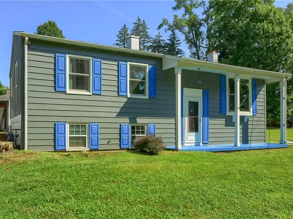 705 E Hillcrest Ave, New Castle, PA 16105