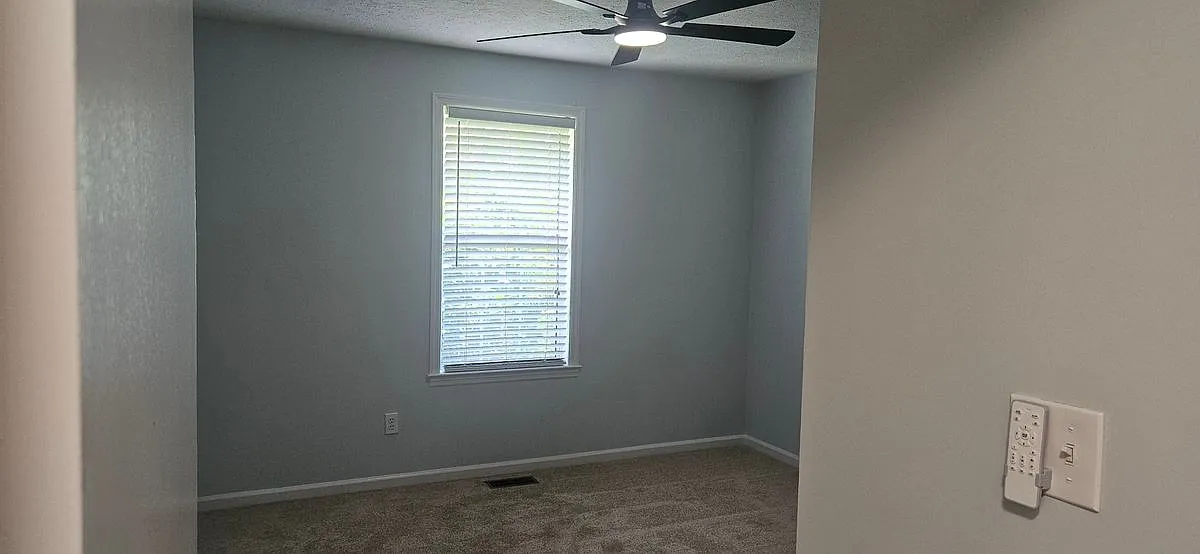 3 bed, 2.0 bath, 1400 sqft, $1,800 — Photo 2