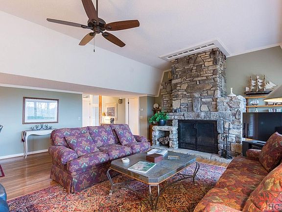 5th image of 387 Country Club Dr