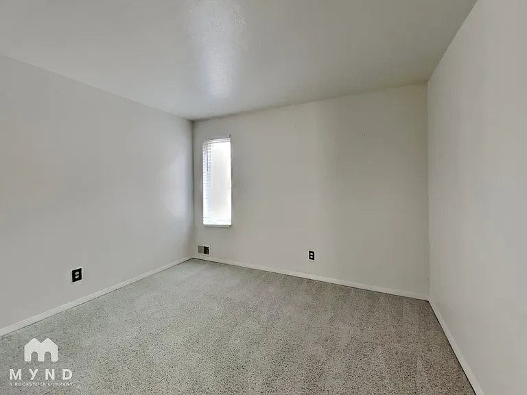 1050 S Monaco Pkwy #91 — Photo 14