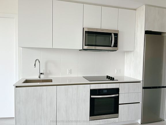 2nd image of 5858 Yonge St #1525