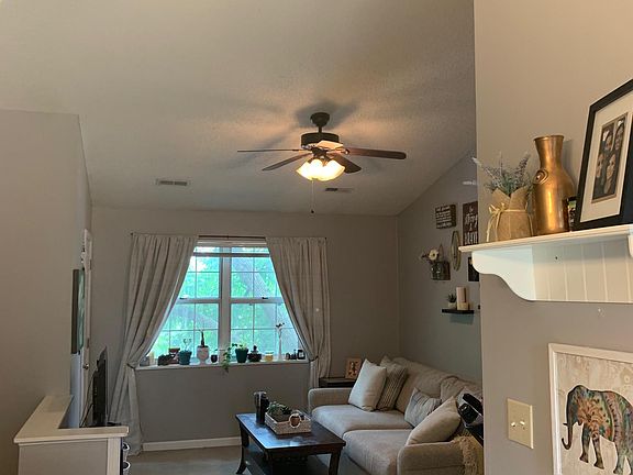4th image of 1504 E Swan Cir