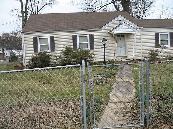3rd image of 1824 Peabody Dr