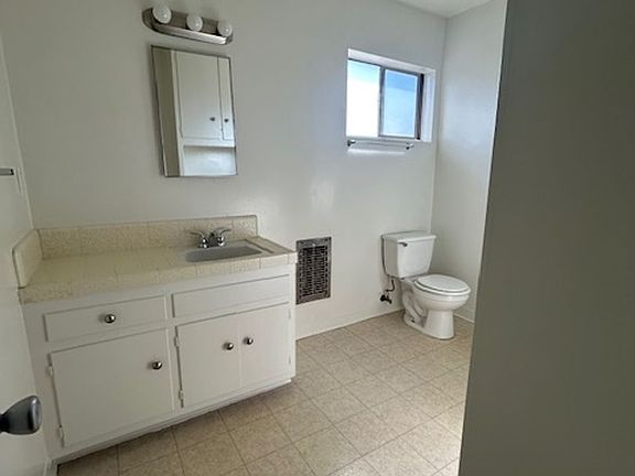 5th image of 4442 W 133rd St APT D