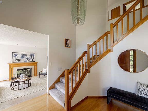 3rd image of 1314 Stonehaven Dr