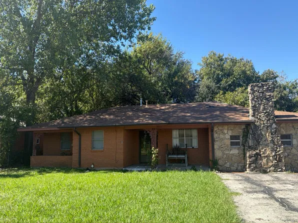 1313 Belmont St, Gainesville, TX 76240