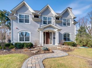 515 Kenwood Ave, Libertyville, IL 60048