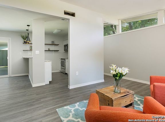 4th image of 4302 Avenida Prima St