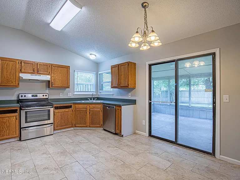 8516 Bending Branch Ct — Photo 13