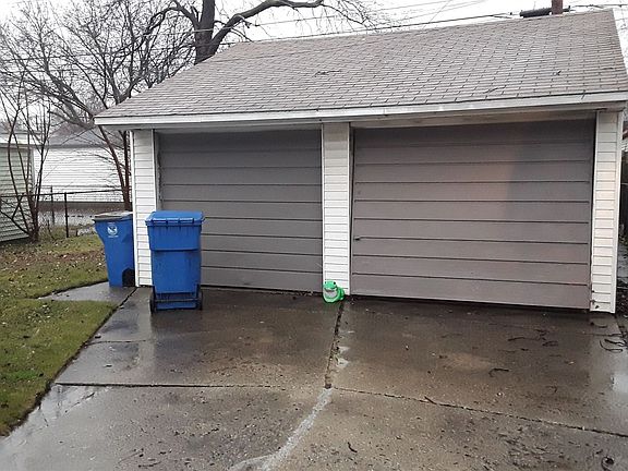5th image of 4744 Campbell St