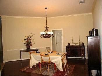 3rd image of 8114 Highland Green Dr