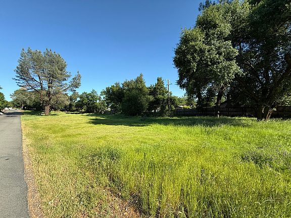 2nd image of 3643 Bechelli Ln