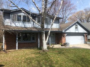 10325 N Flanders Ct, Mequon, WI 53092