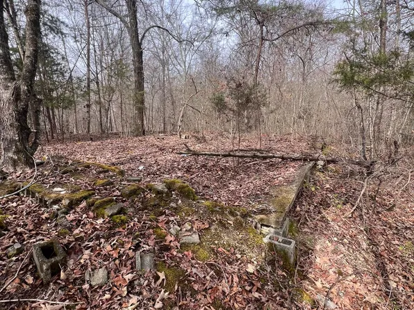 1906 Spradling Rd, Soddy Daisy, TN 37379