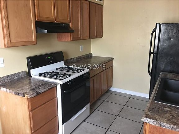 4th image of 5248 Pebble Beach Blvd APT B