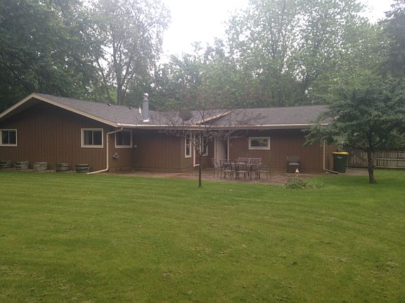 3rd image of 106 Briar Dr