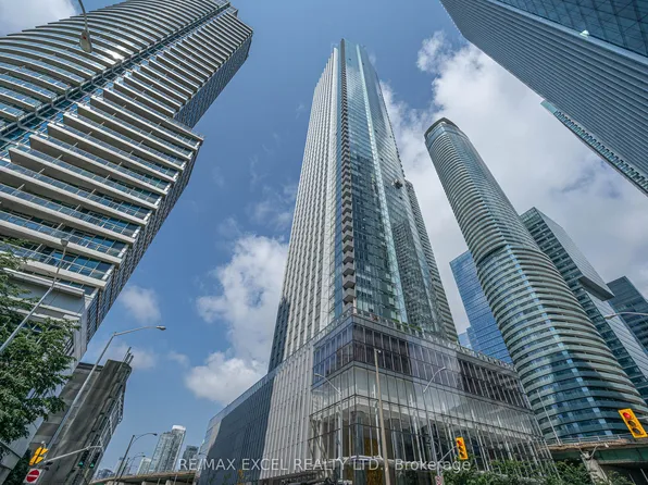 10 York St, Toronto, ON