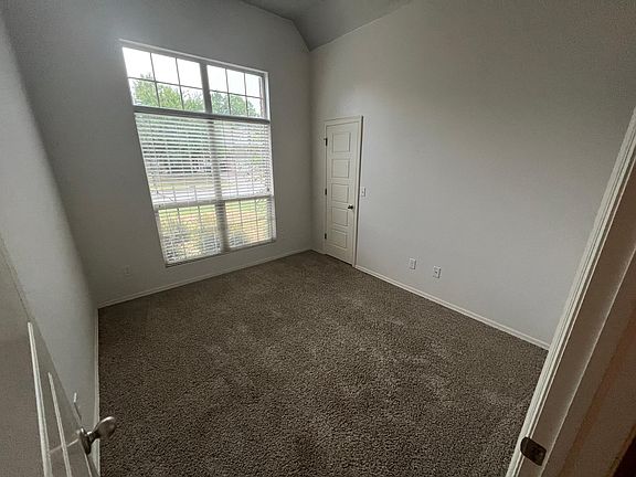 Front bedroom/Office