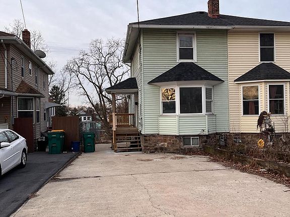 2nd image of 40 E Columbia Rd