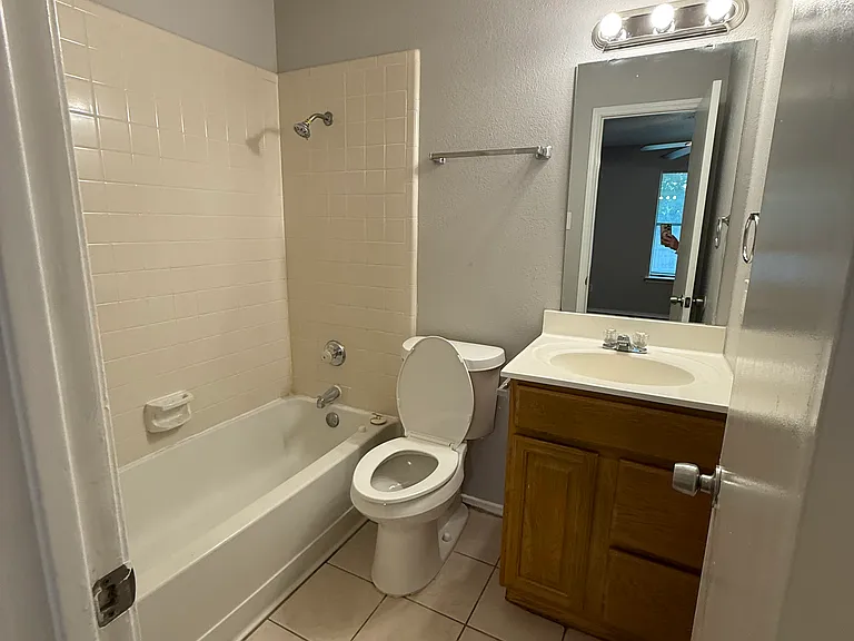 7510 April Ln — Photo 10