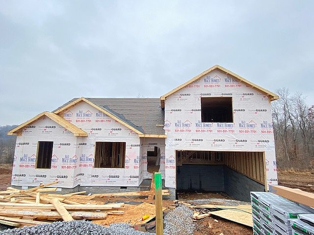 1st image of 160 Camelot Dr