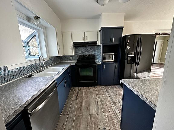 2nd image of 707 N Silver St